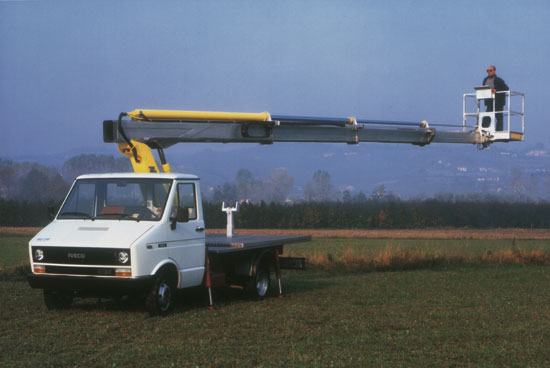 鋁合金高空作業(yè)車(chē) 鋁合金高空作業(yè)車(chē)